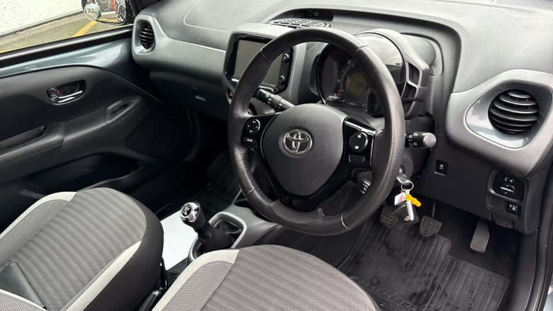 Toyota Aygo 1.0 VVT-i X-Play 5dr Petrol Hatchback